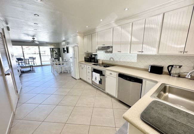 Villa in Jolly Harbour - Enchanting Waterfront Villa Villa in Jolly Harbour - Enchanting Waterfront Villa
