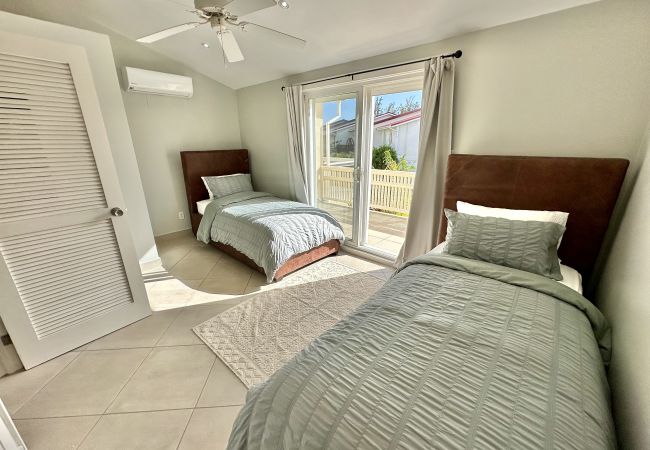 Villa in Jolly Harbour - Enchanting Waterfront Villa Villa in Jolly Harbour - Enchanting Waterfront Villa