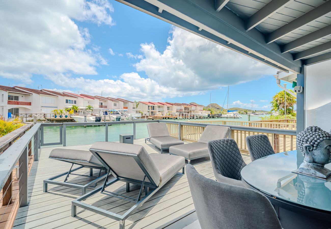 Villa in Jolly Harbour - Stunning Waterfront Villa