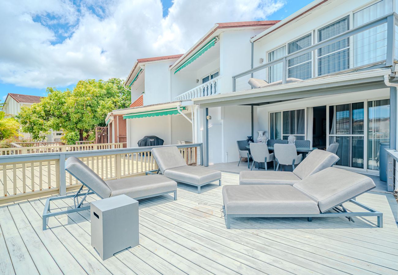 Villa in Jolly Harbour - Stunning Waterfront Villa