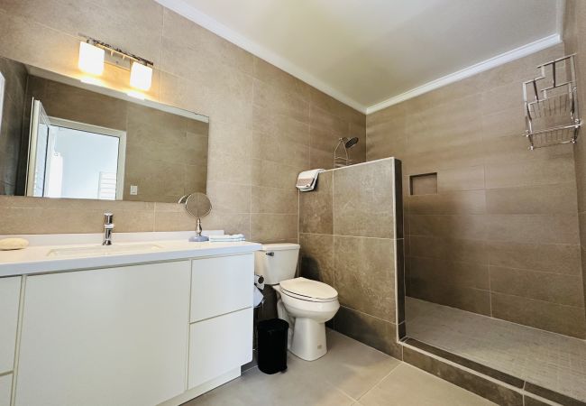 Villa in Jolly Harbour - Glorious Waterfront Villa Villa in Jolly Harbour - Glorious Waterfront Villa