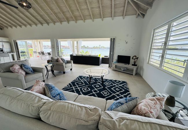 Villa in Jolly Harbour - Glorious Waterfront Villa Villa in Jolly Harbour - Glorious Waterfront Villa