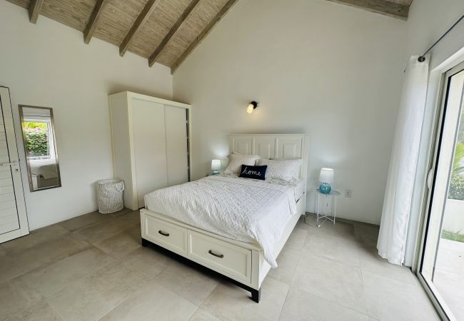 Villa in Jolly Harbour - Glorious Waterfront Villa Villa in Jolly Harbour - Glorious Waterfront Villa