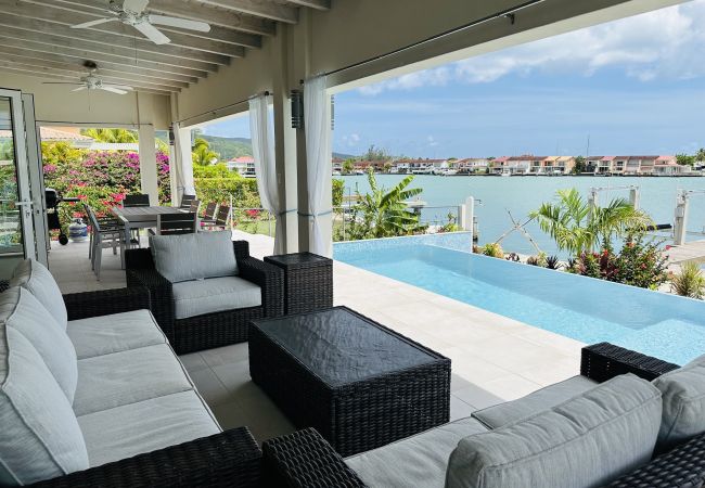 Villa in Jolly Harbour - Glorious Waterfront Villa Villa in Jolly Harbour - Glorious Waterfront Villa