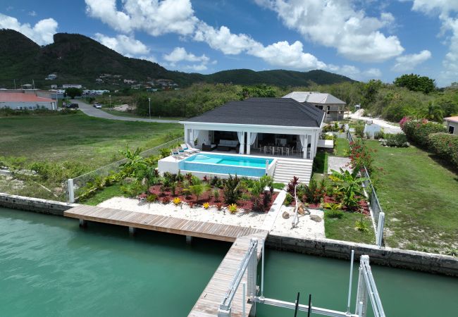 Villa in Jolly Harbour - Glorious Waterfront Villa Villa in Jolly Harbour - Glorious Waterfront Villa