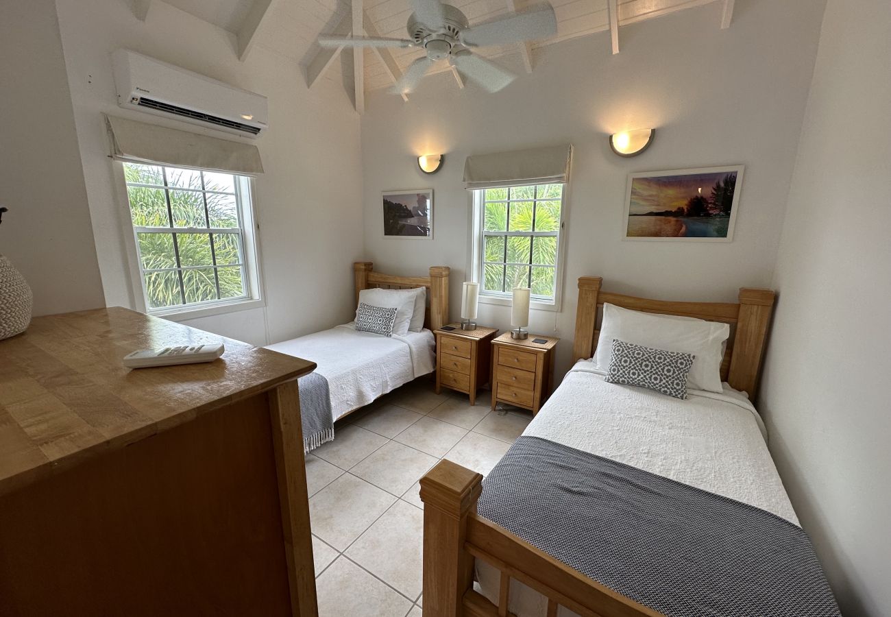 Villa in Jolly Harbour - Two Bed Apartment with Communal pool 