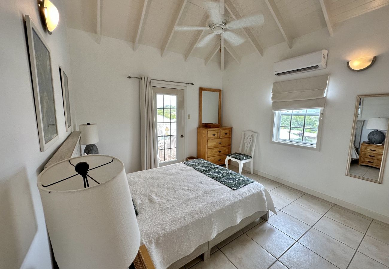 Villa in Jolly Harbour - Two Bed Apartment with Communal pool 