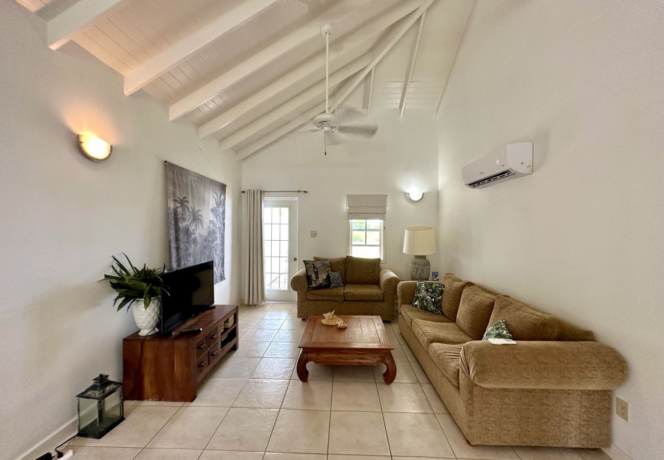 Villa in Jolly Harbour - Two Bed Apartment with Communal pool 