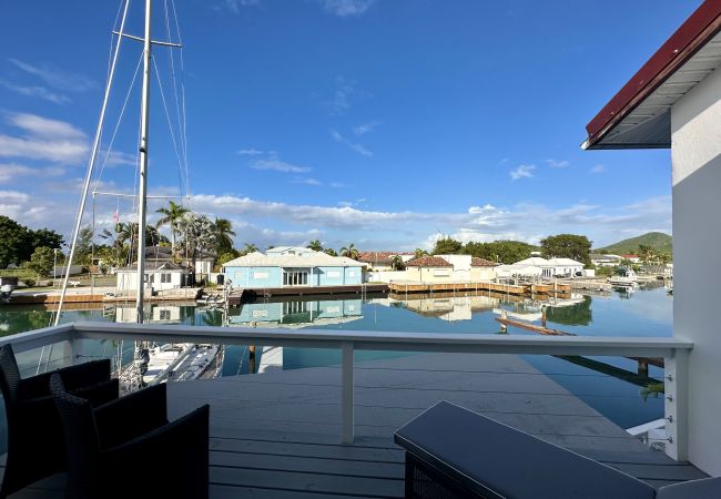 Villa in Jolly Harbour - Luxury Waterfront Villa 