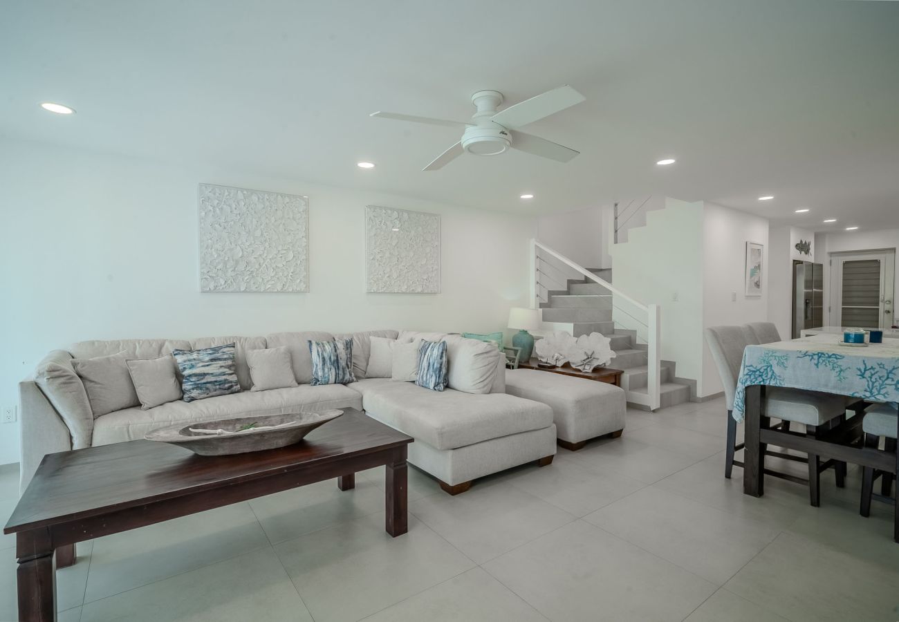 Villa in Jolly Harbour - Luxury Waterfront Villa Jolly Harbour