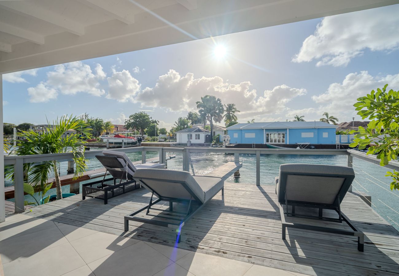 Villa in Jolly Harbour - Luxury Waterfront Villa Jolly Harbour