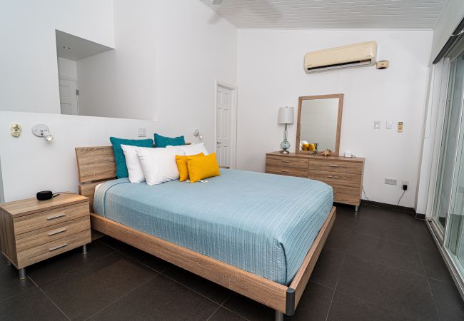 Villa in Jolly Harbour - Stylish Waterfront Escape  Villa in Jolly Harbour - Stylish Waterfront Escape