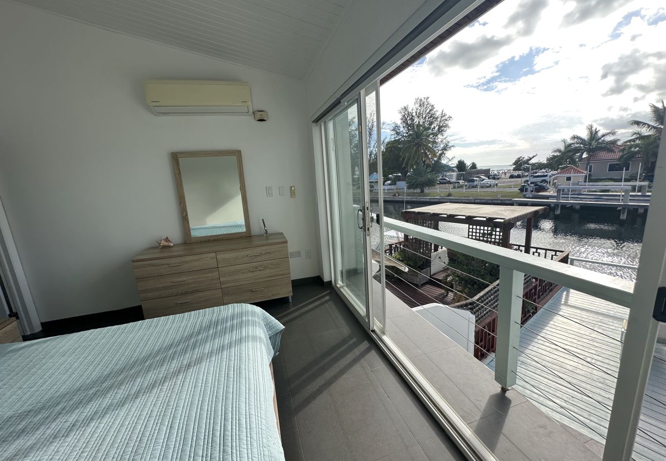 Villa in Jolly Harbour - Stylish Waterfront Escape 