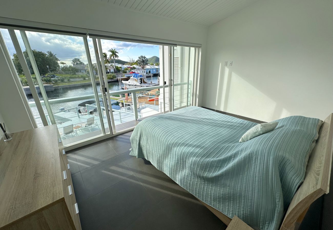 Villa in Jolly Harbour - Stylish Waterfront Escape 
