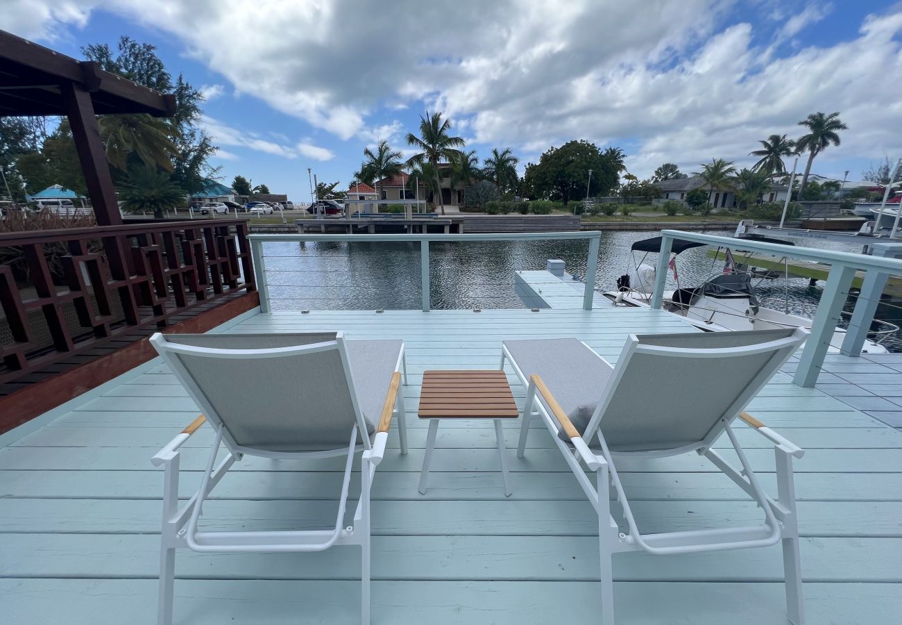 Villa in Jolly Harbour - Stylish Waterfront Escape 