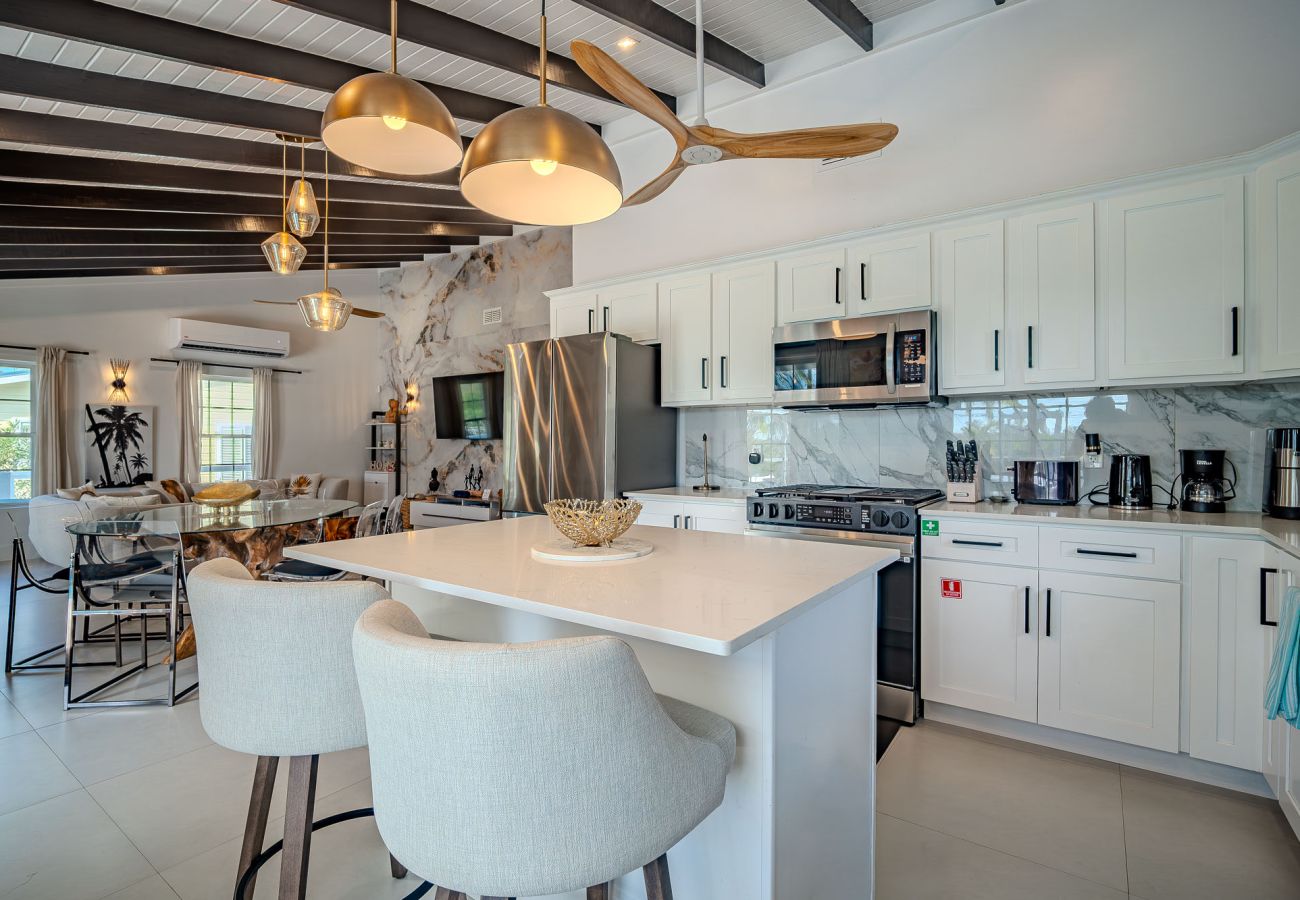 Villa in Jolly Harbour - Boutique Barefoot Luxury