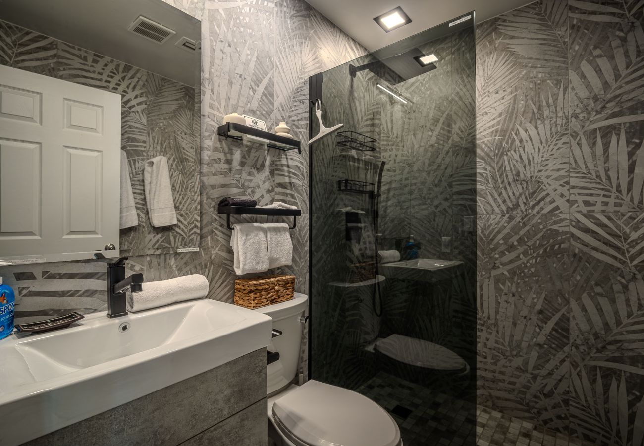 Villa in Jolly Harbour - Boutique Barefoot Luxury