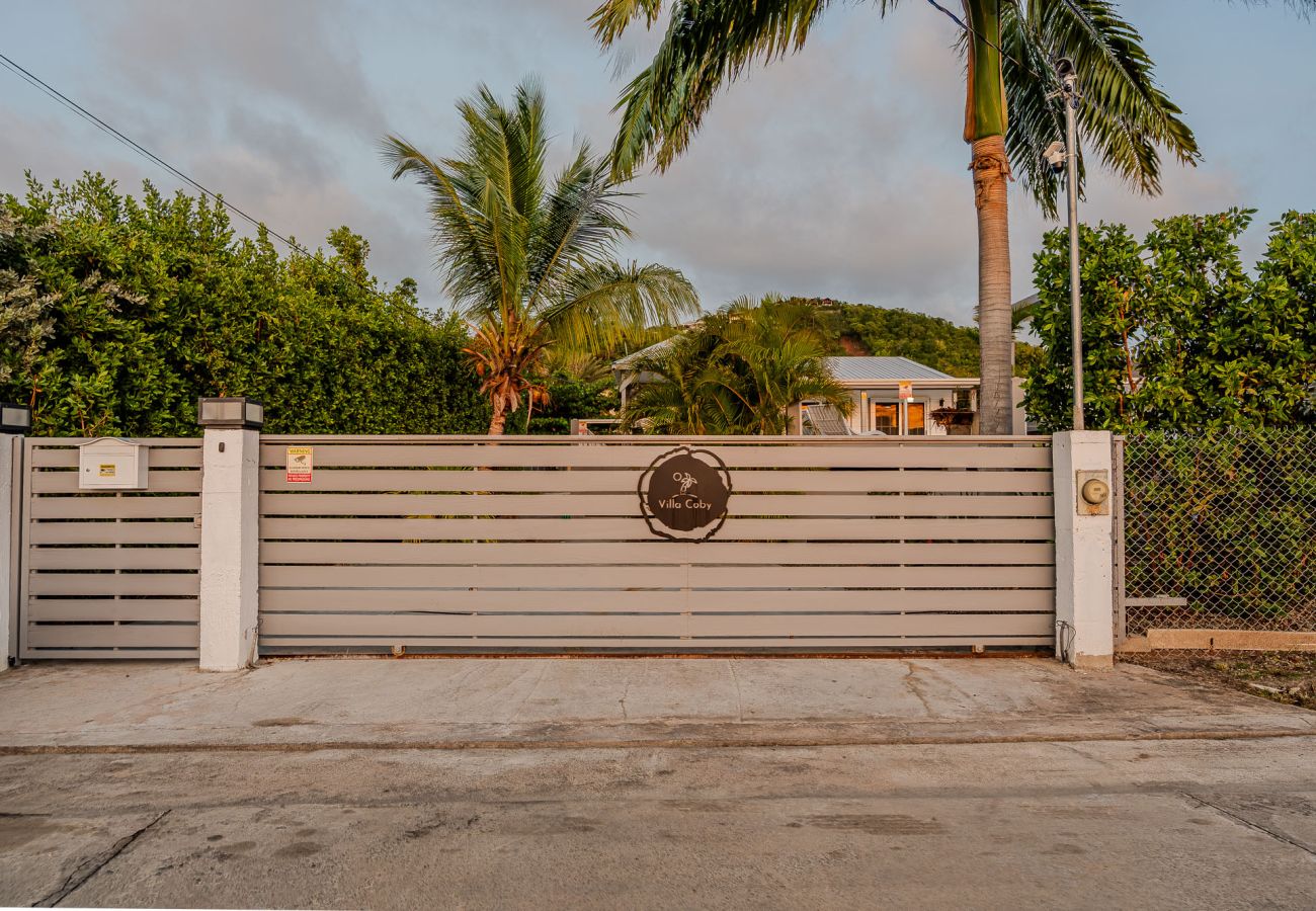 Villa in Jolly Harbour - Boutique Barefoot Luxury