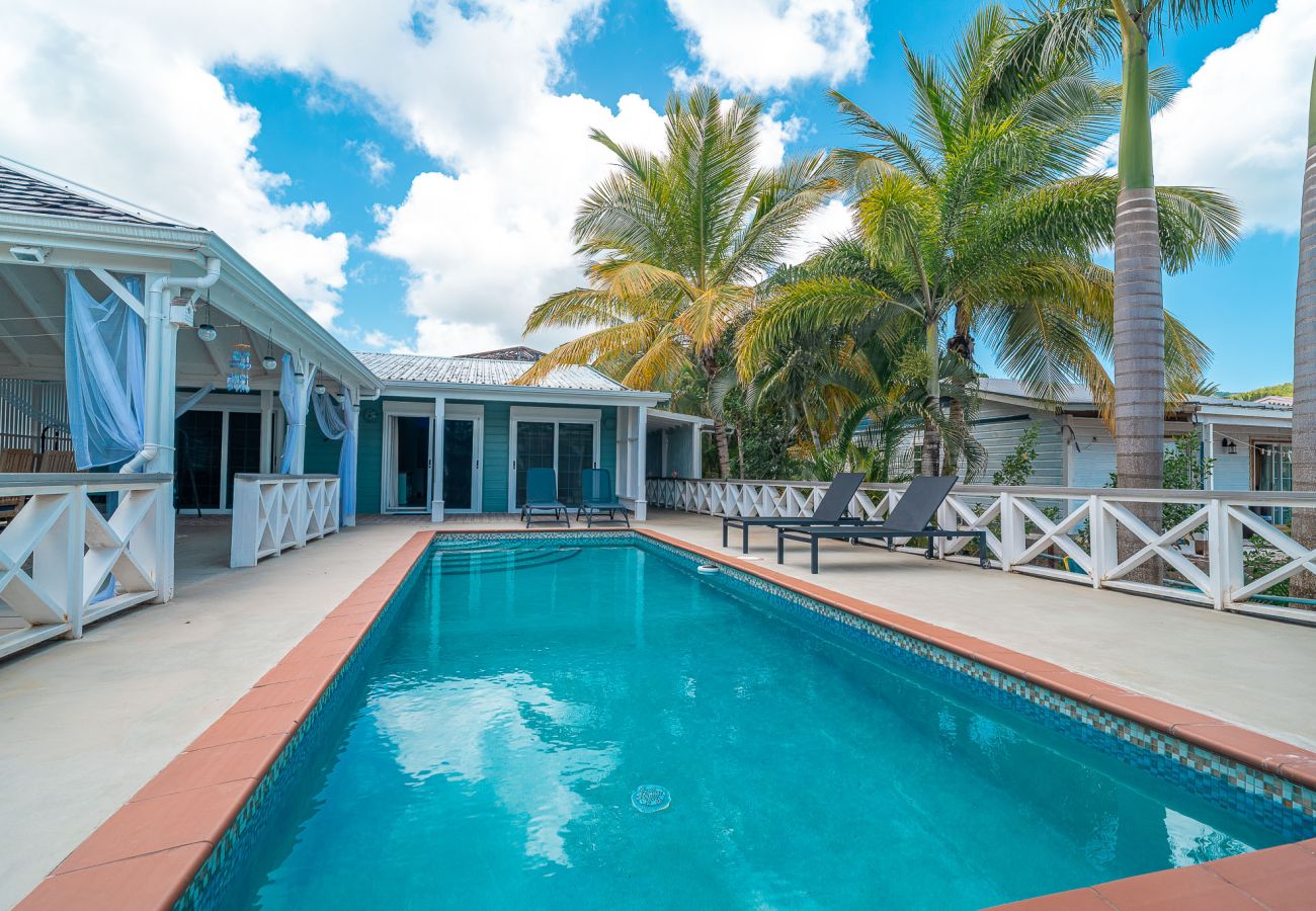Villa in Jolly Harbour - Private Pool Tropical Escape