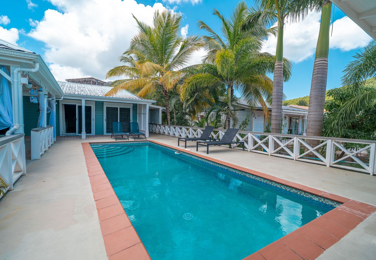 Villa in Jolly Harbour - Private Pool Tropical Escape