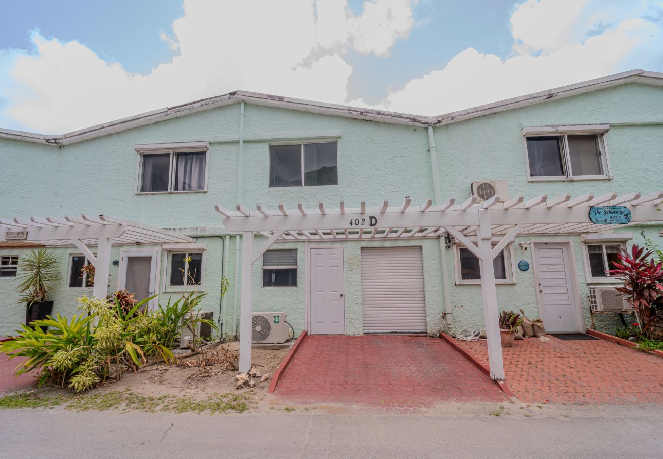 Villa in Jolly Harbour - Convenient Waterfront Villa