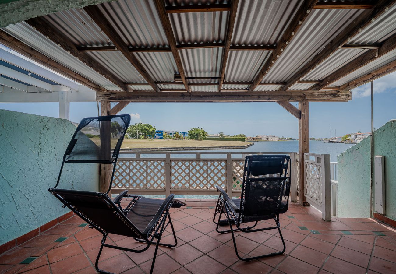 Villa in Jolly Harbour - Convenient Waterfront Villa