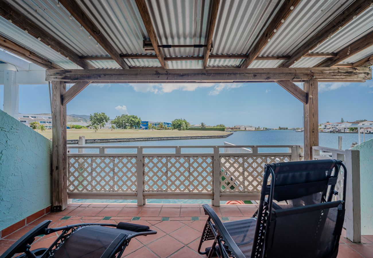 Villa in Jolly Harbour - Convenient Waterfront Villa