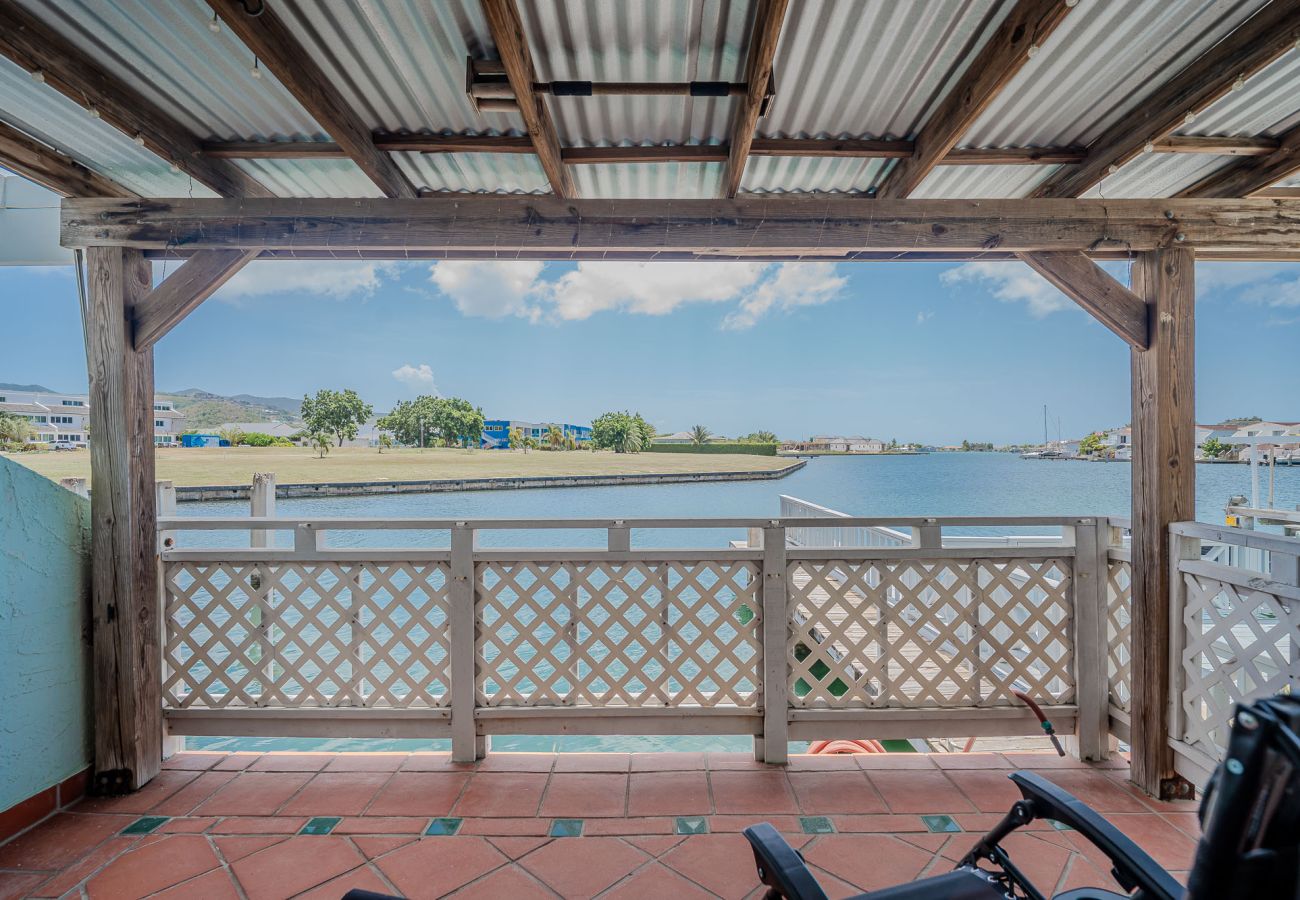 Villa in Jolly Harbour - Convenient Waterfront Villa