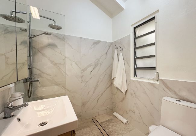 Villa in Crosbies -  Oceanview Tranquil Retreat  Villa in Crosbies -  Oceanview Tranquil Retreat