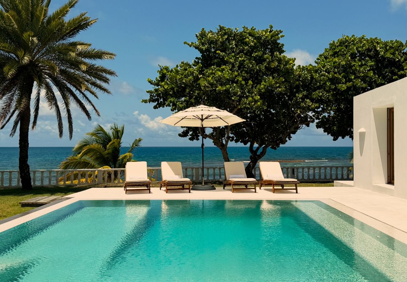 Villa in Crosbies - Refined Ocean Hideaway 