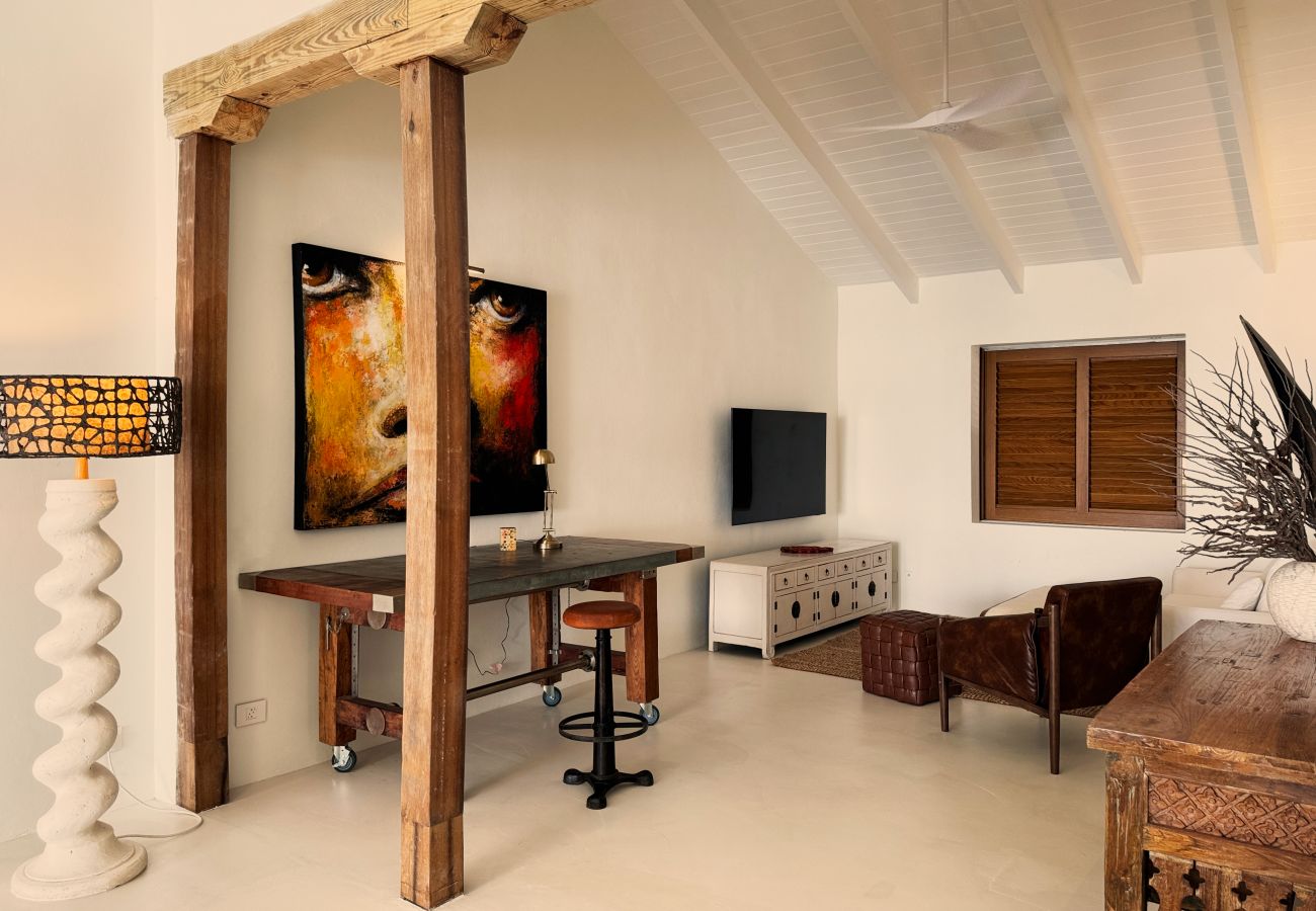 Villa in Crosbies - Refined Ocean Hideaway 