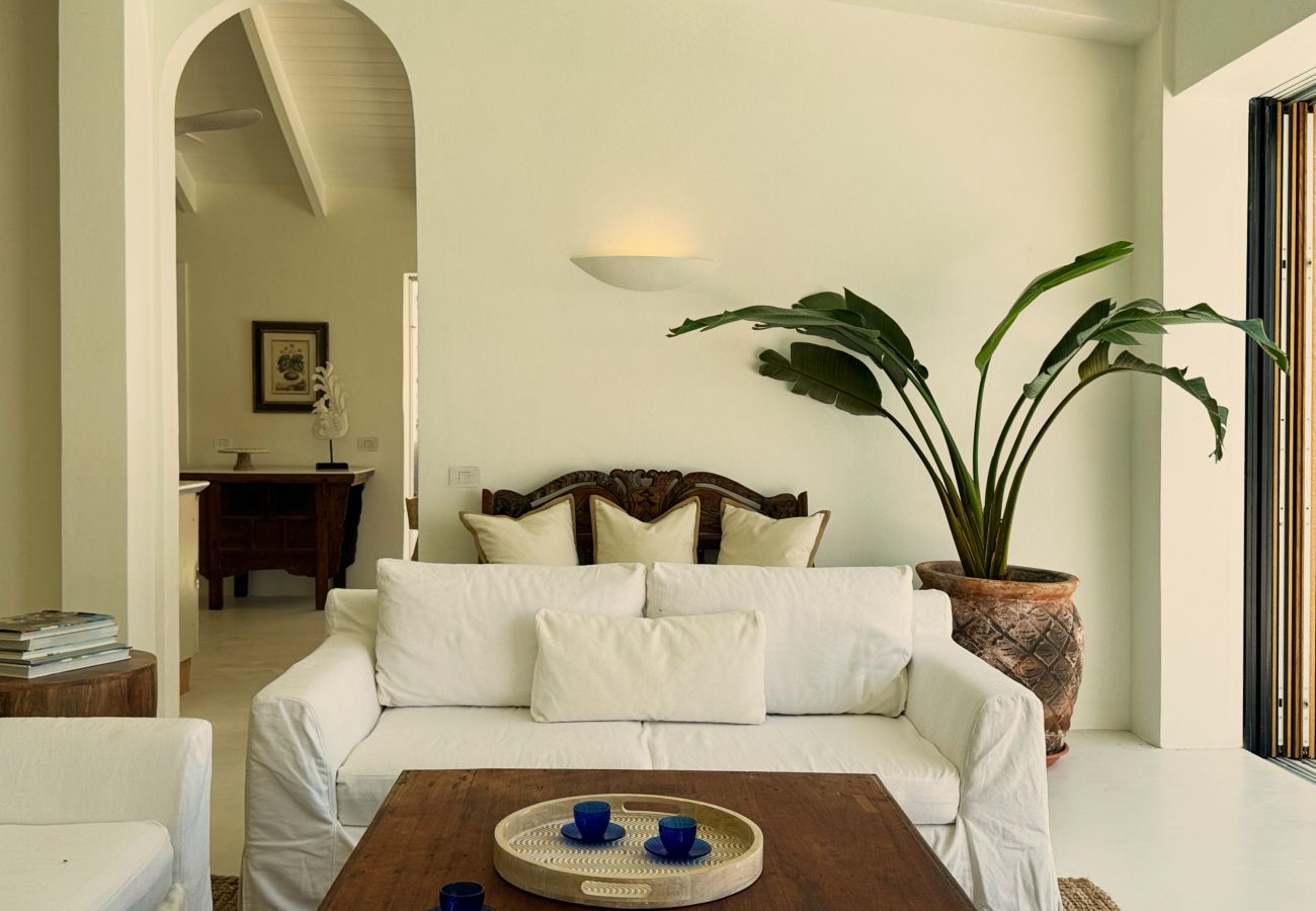 Villa in Crosbies - Refined Ocean Hideaway 