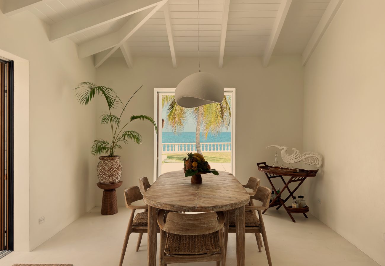 Villa in Crosbies - Refined Ocean Hideaway 