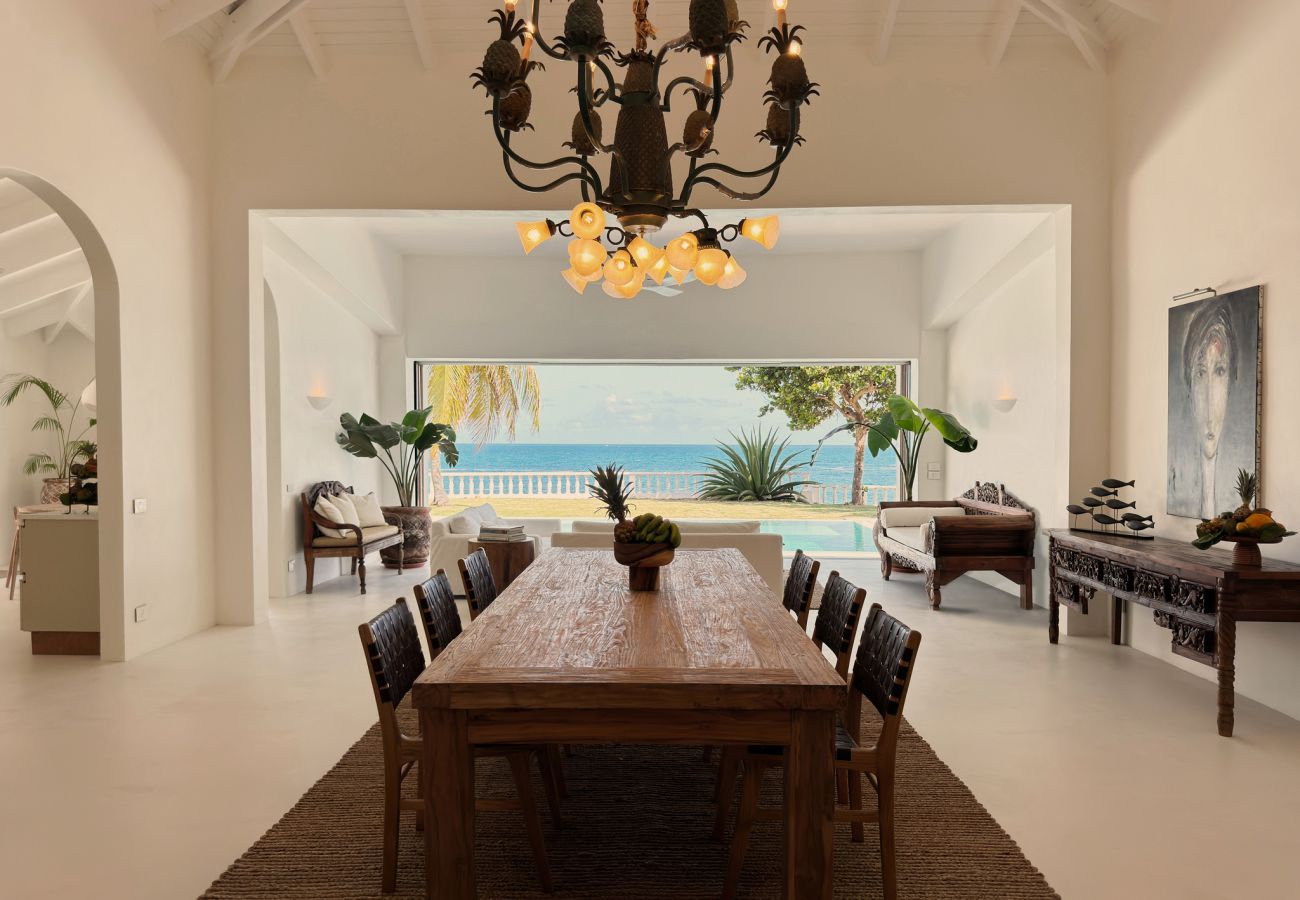 Villa in Crosbies - Refined Ocean Hideaway 