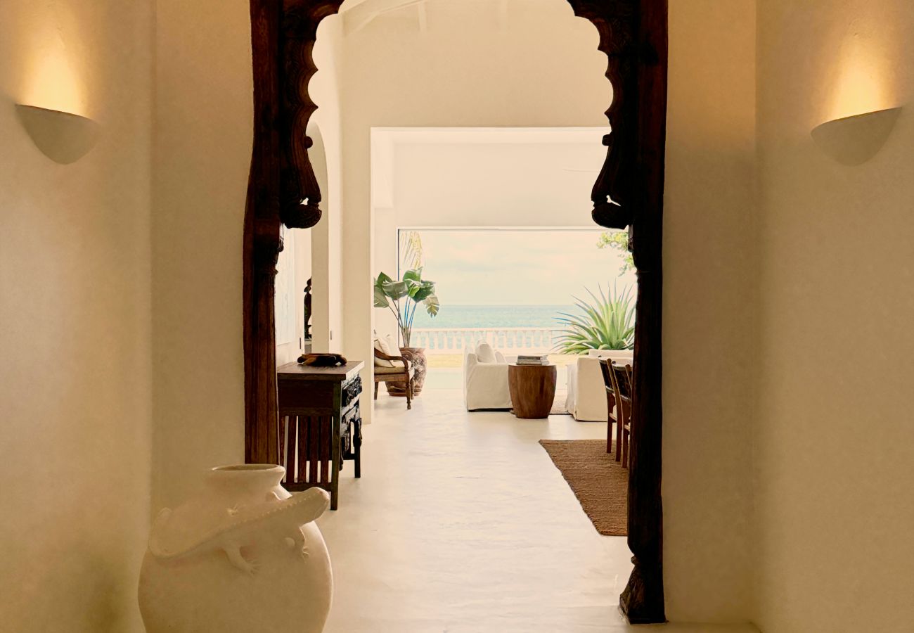 Villa in Crosbies - Refined Ocean Hideaway 