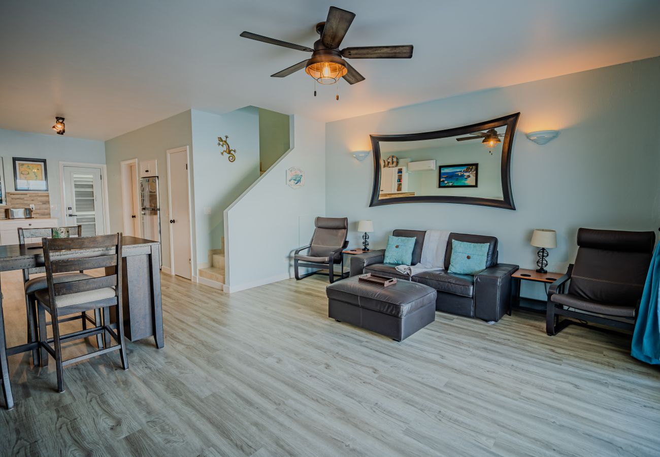 Villa in Jolly Harbour - Modern Luxury Escape