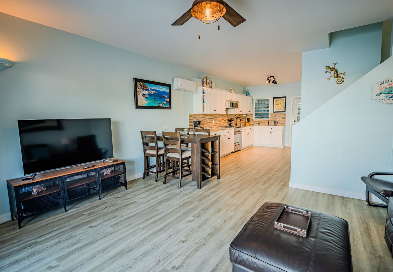 Villa in Jolly Harbour - Modern Luxury Escape