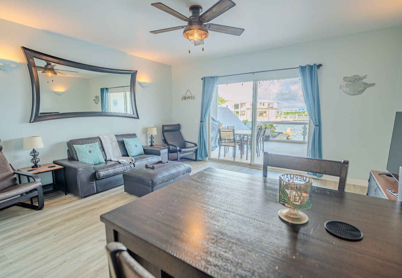 Villa in Jolly Harbour - Modern Luxury Escape