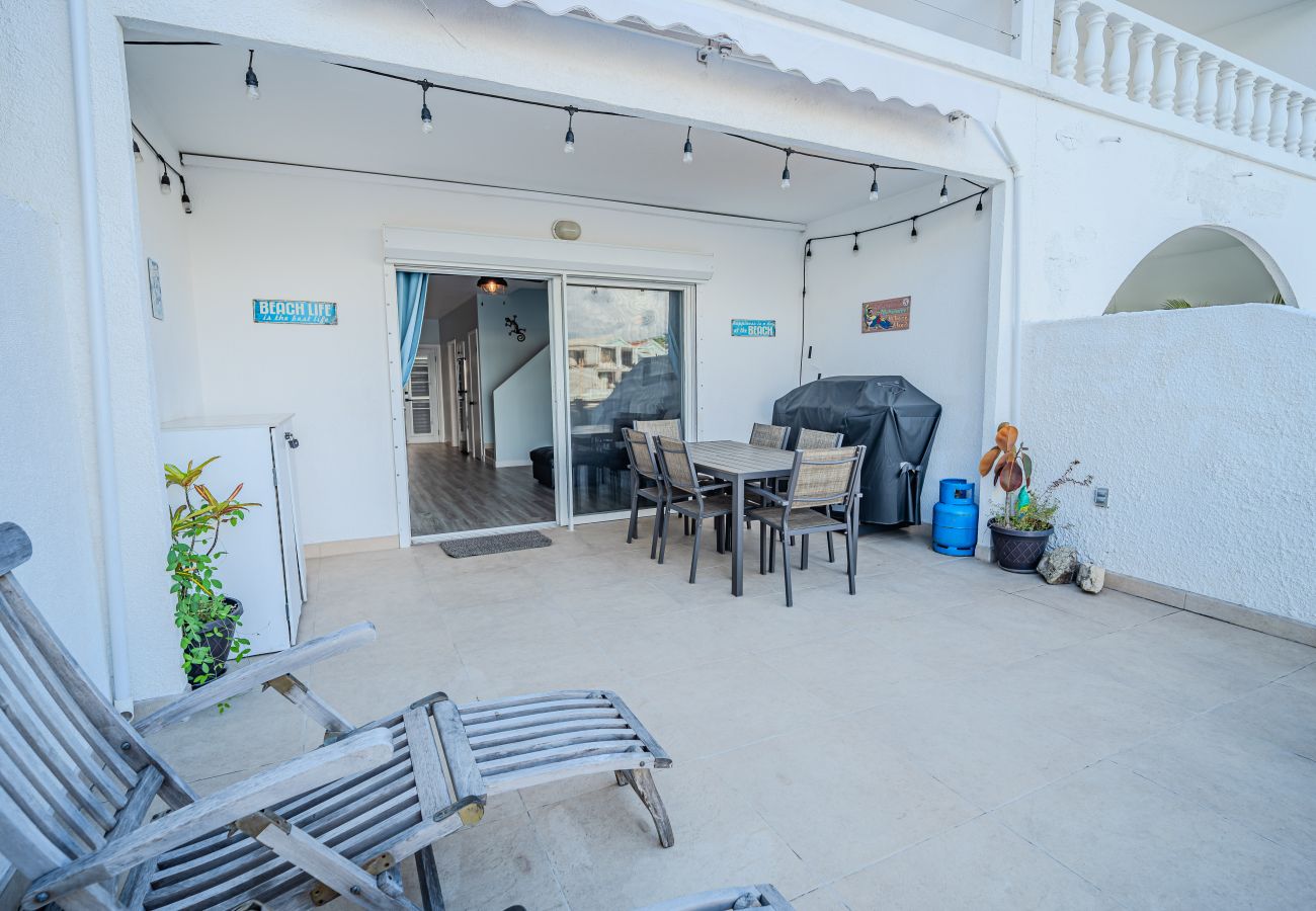 Villa in Jolly Harbour - Modern Luxury Escape