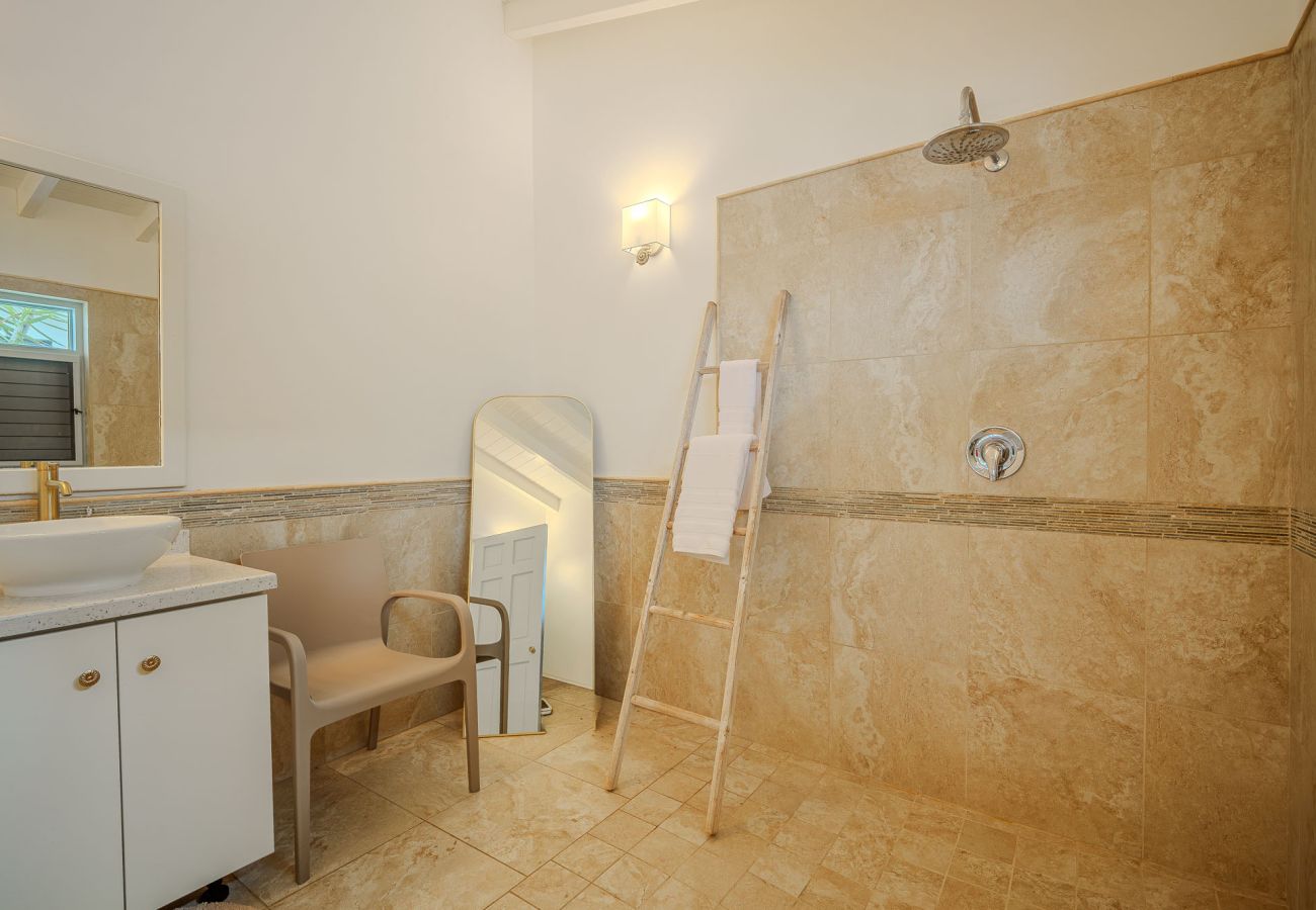 Villa in Jolly Harbour - Villa Flora