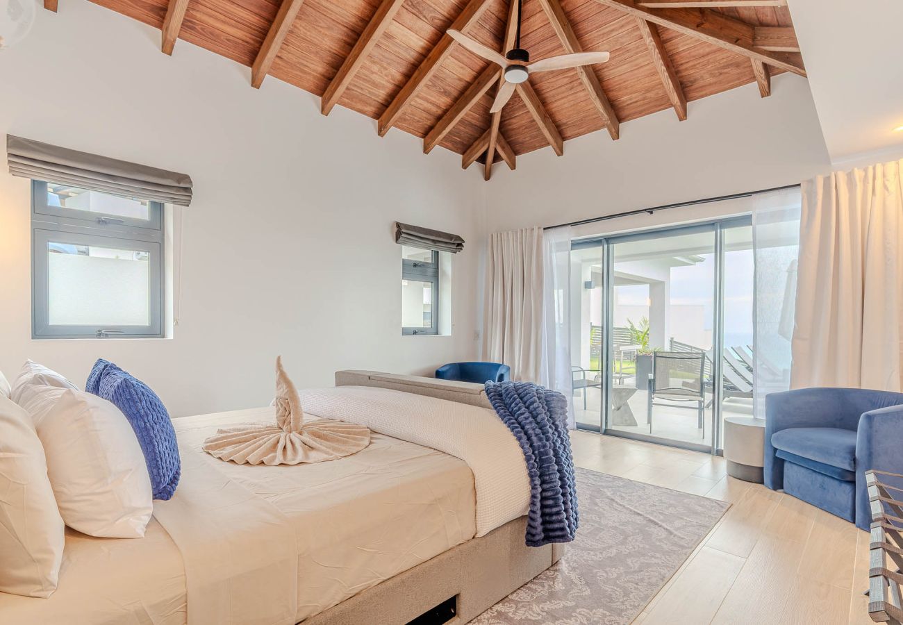 Villa in Jolly Harbour - High Ground Villa 