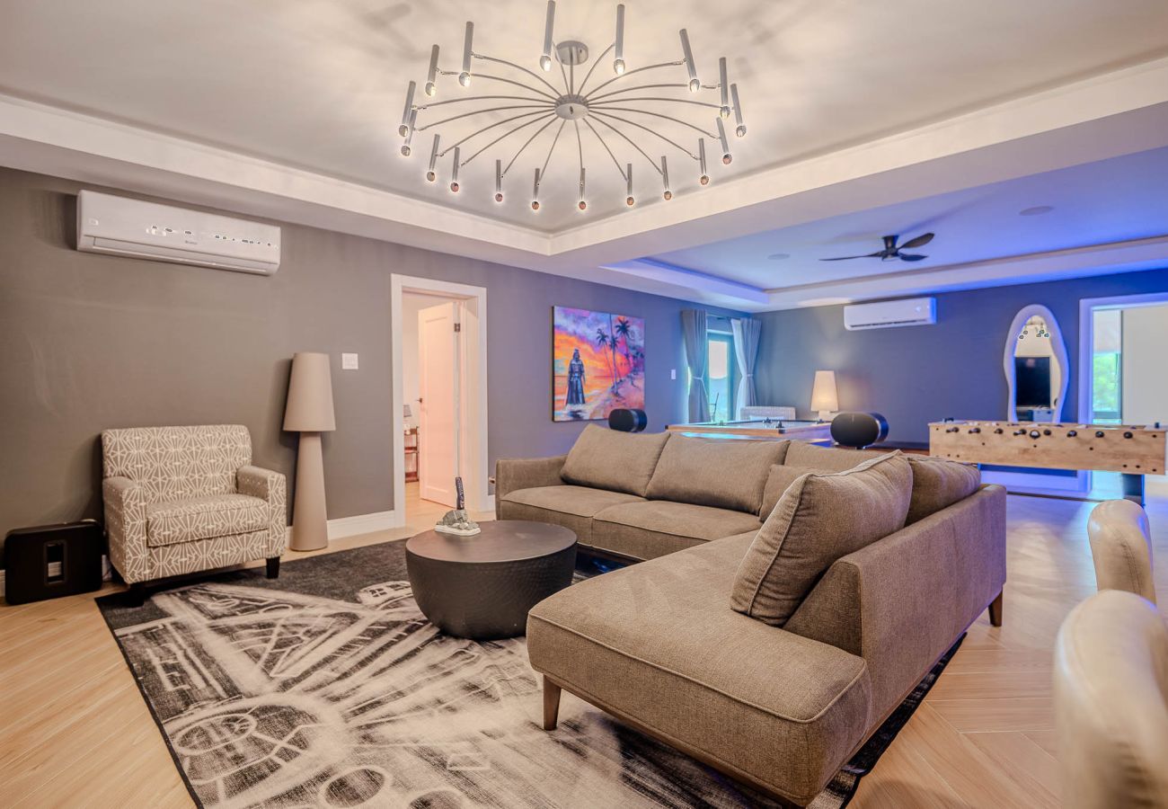 Villa in Jolly Harbour - High Ground Villa 