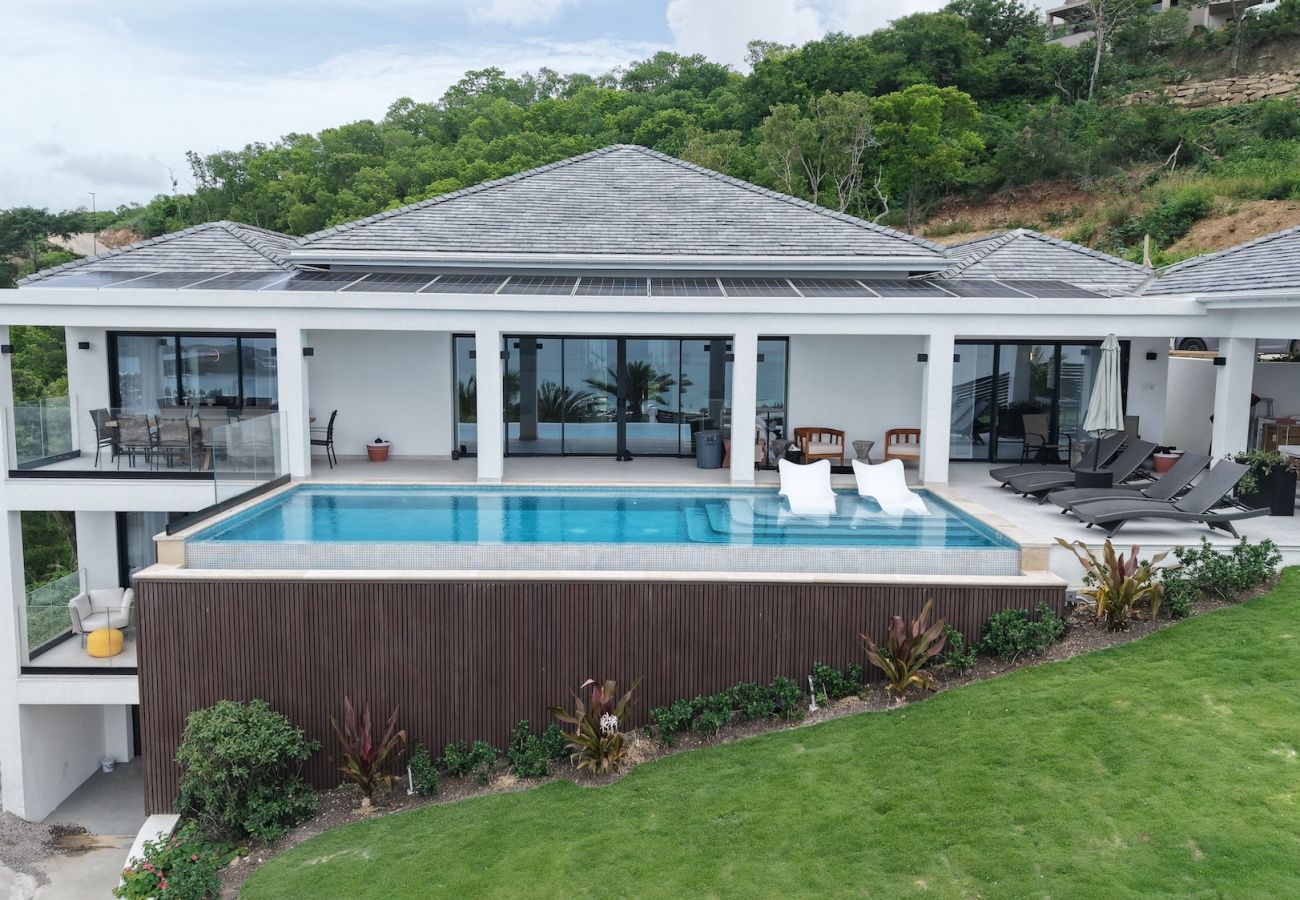 Villa in Jolly Harbour - High Ground Villa 